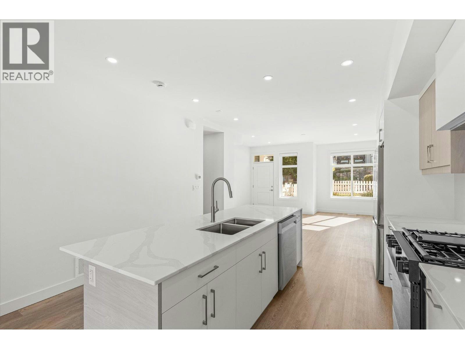 121-5300 Main Street, Kelowna, BC, V1W 0C1 - 17