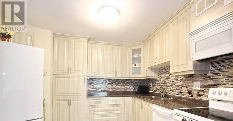 907-3577 Derry Road E, Mississauga, ON, L4T 1B3 - 10