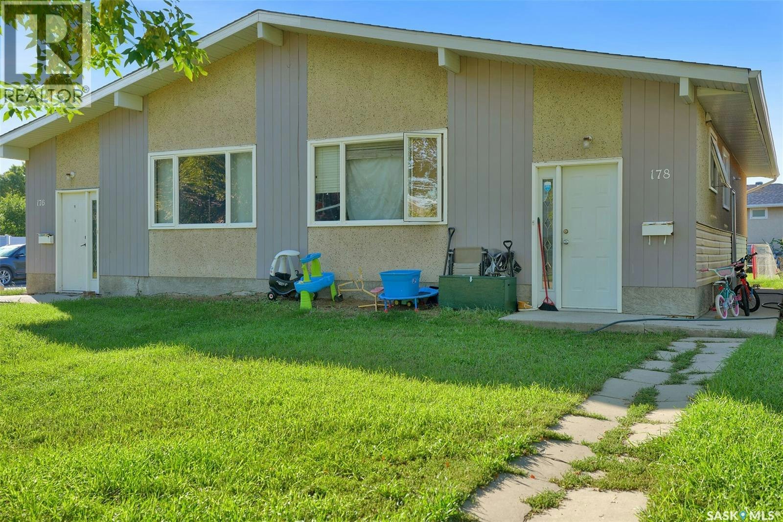 176-178 Rothwell Crescent, Regina, SK, S4N 1R8
