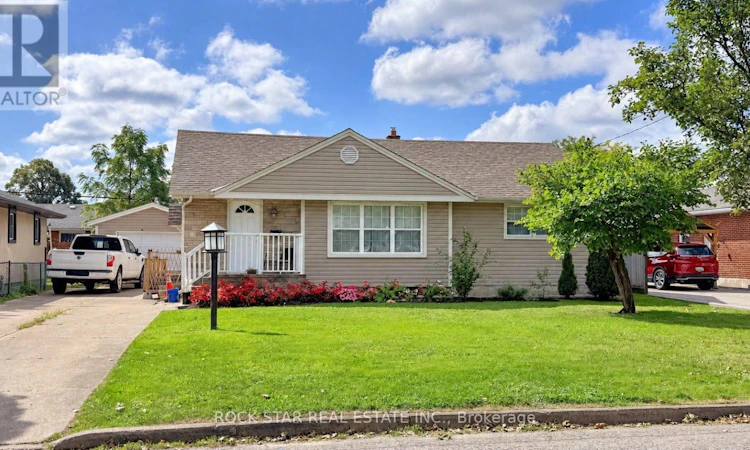 12 Roseland Avenue