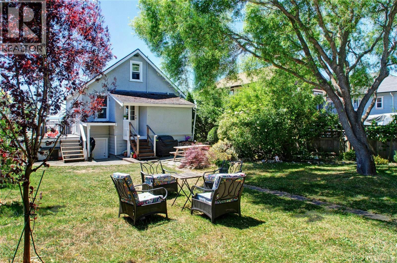 236 Crease Avenue, Saanich, BC, V8Z 1S9