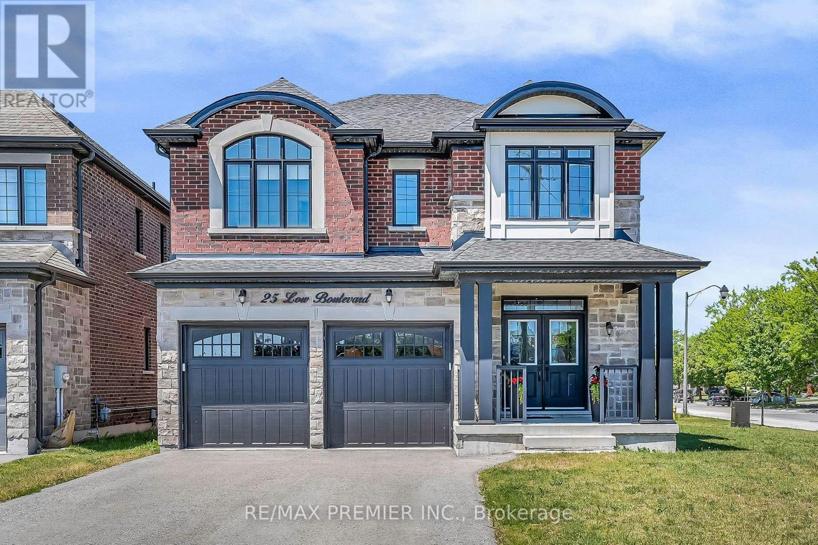 25 Low Boulevard, Uxbridge, ON, L9P 1W7