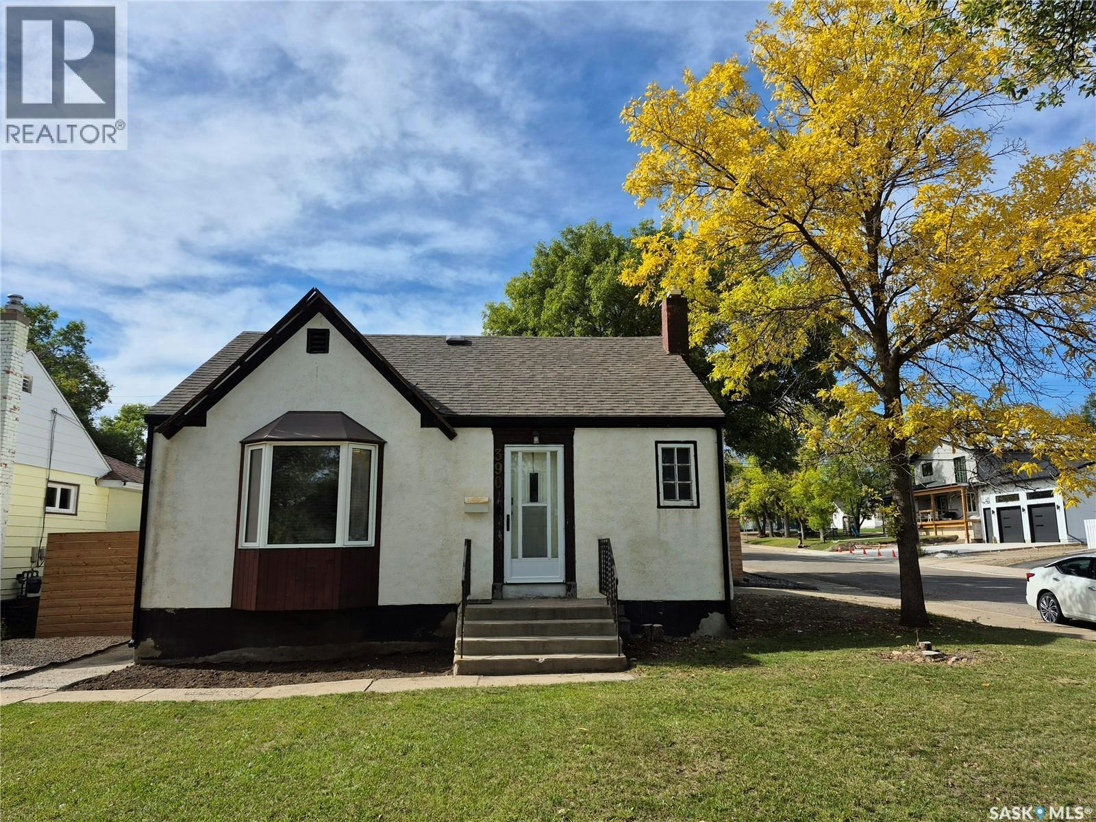 390 6th Avenue NW, Swift Current, SK, S9H 0Y1