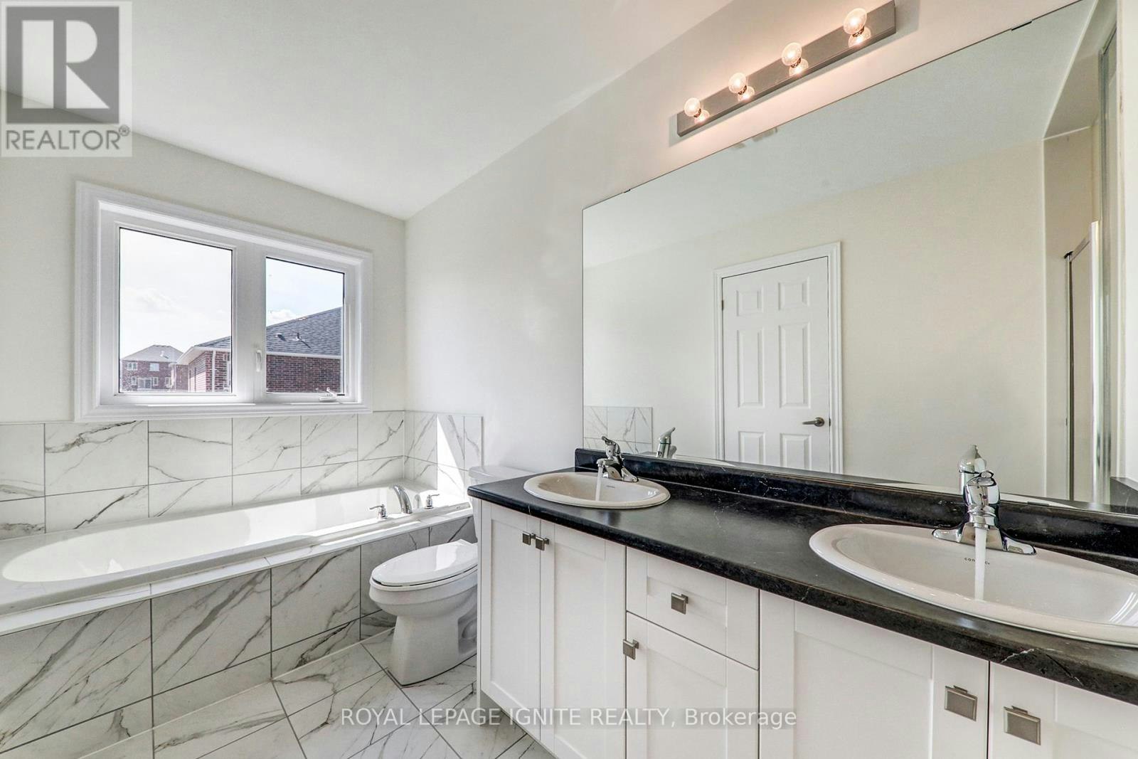 1141 Sepia Square, Pickering, ON, L1X 0H1 - 10