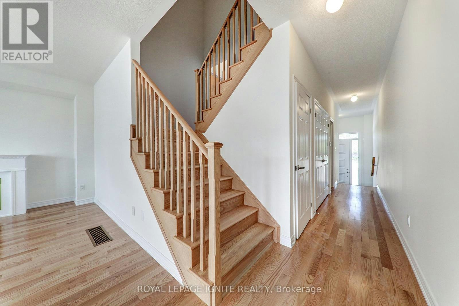 1141 Sepia Square, Pickering, ON, L1X 0H1 - 5
