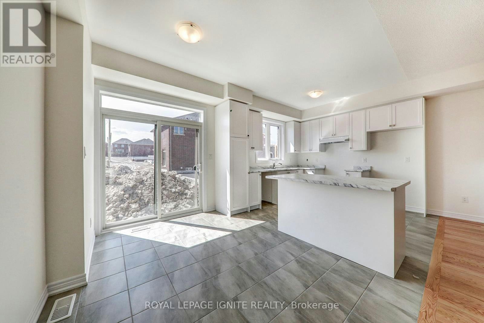 1141 Sepia Square, Pickering, ON, L1X 0H1 - 3