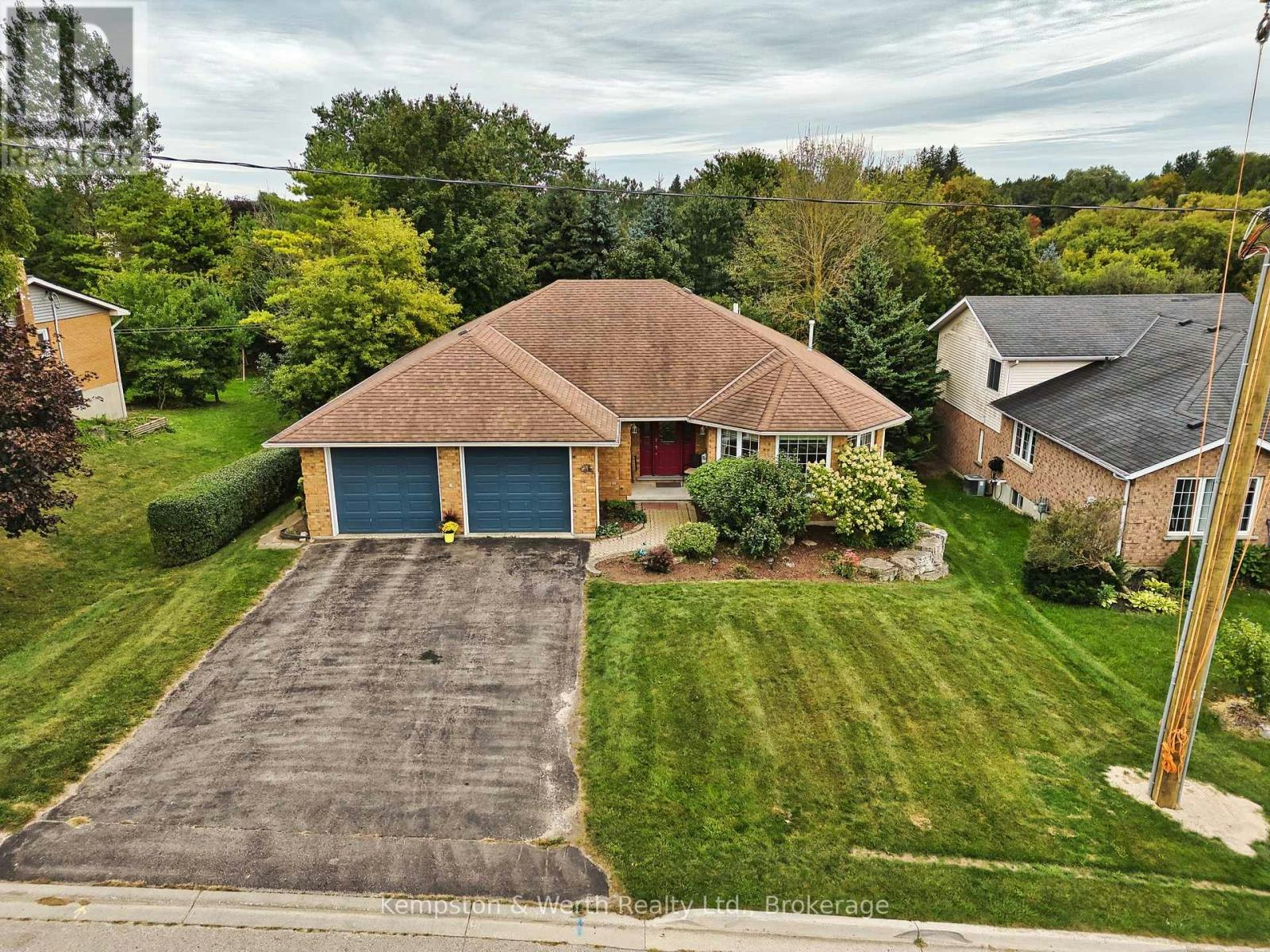 21 Queen Street, Mapleton, ON, N0G 1P0