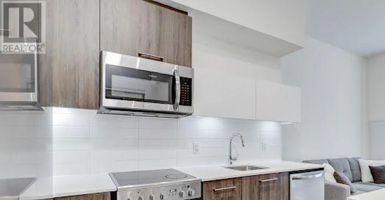105-1 Neighbourhood Lane, Toronto, ON, M8Y 0C2 - 6