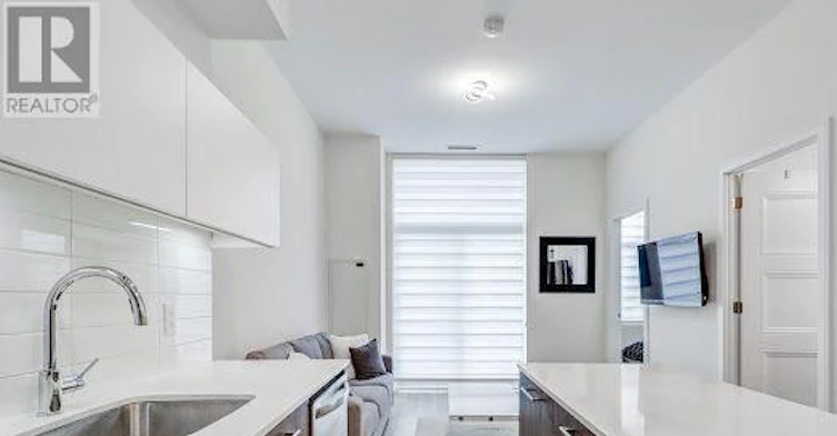 105-1 Neighbourhood Lane, Toronto, ON, M8Y 0C2 - 9