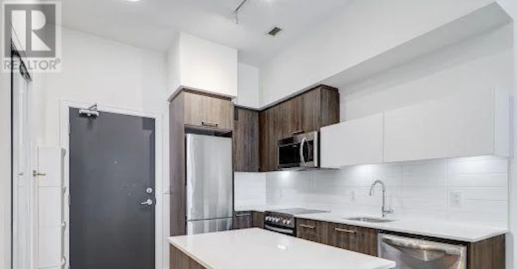 105-1 Neighbourhood Lane, Toronto, ON, M8Y 0C2 - 5