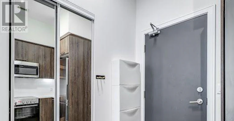105-1 Neighbourhood Lane, Toronto, ON, M8Y 0C2 - 21
