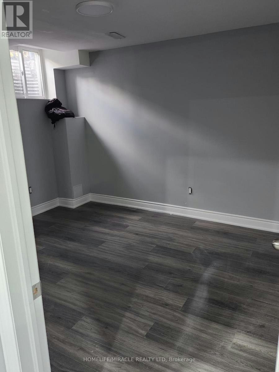 11 Streamline Drive, Brampton, ON, L6V 4S6 - 3