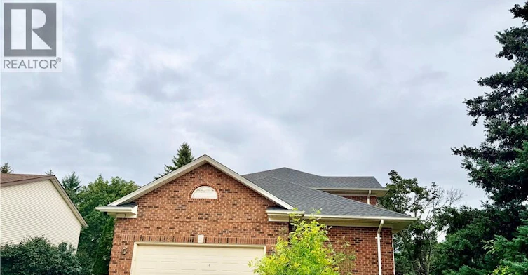 516 Branstone Drive, Waterloo, ON, N2T 2C2 - 2