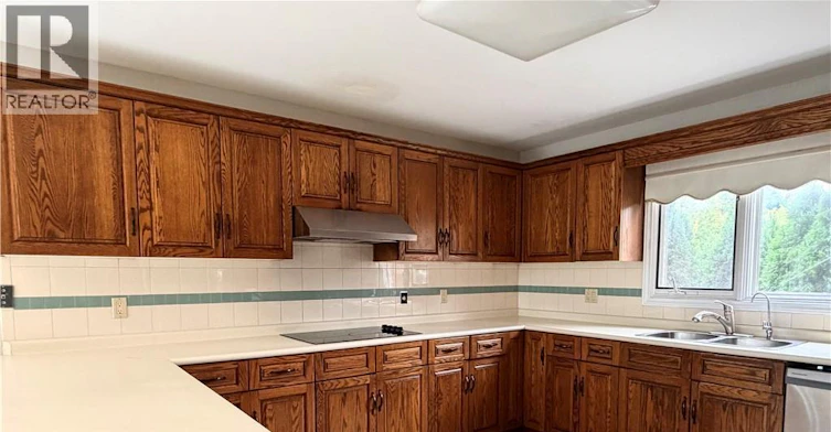 516 Branstone Drive, Waterloo, ON, N2T 2C2 - 8