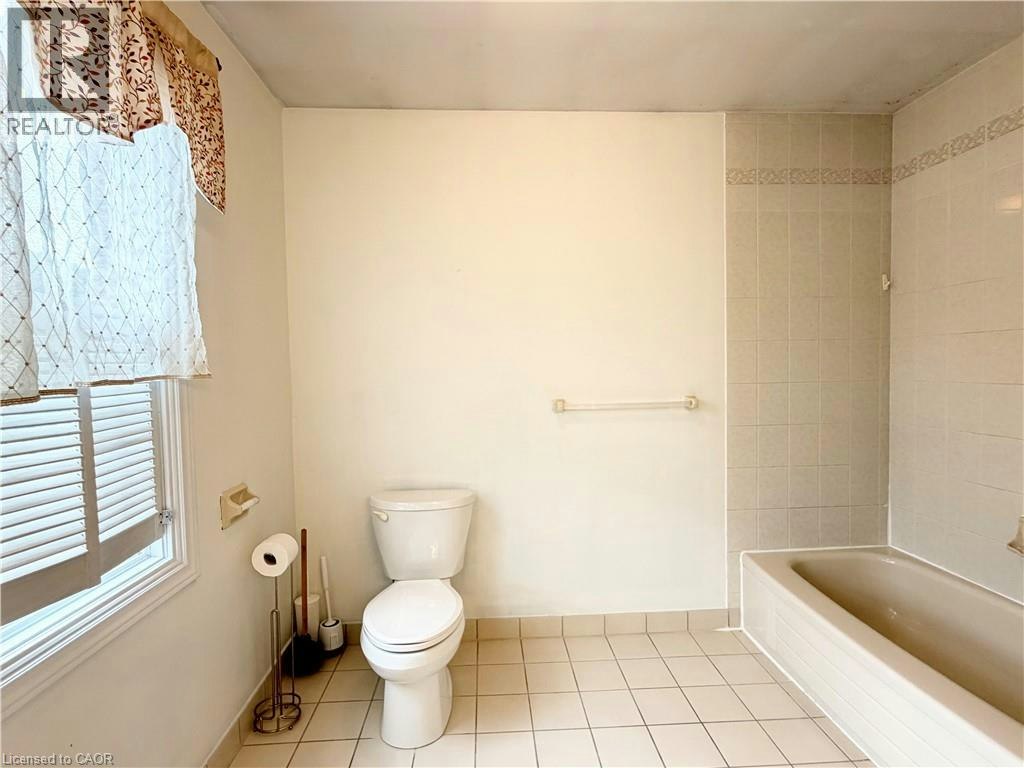 516 Branstone Drive, Waterloo, ON, N2T 2C2 - 30