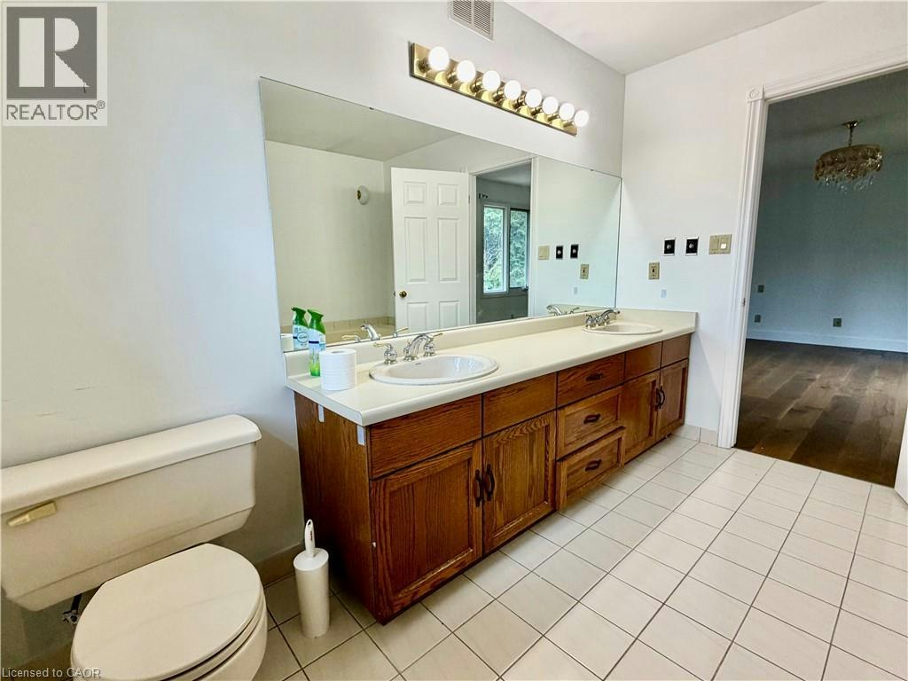 516 Branstone Drive, Waterloo, ON, N2T 2C2 - 25