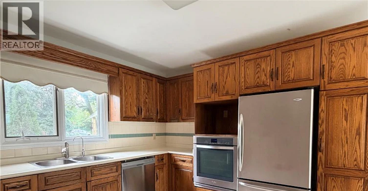 516 Branstone Drive, Waterloo, ON, N2T 2C2 - 9
