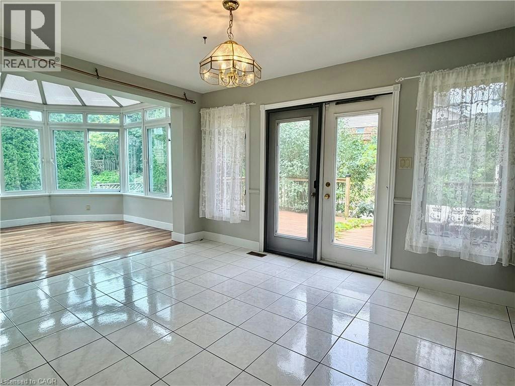516 Branstone Drive, Waterloo, ON, N2T 2C2 - 11