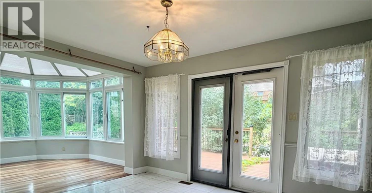516 Branstone Drive, Waterloo, ON, N2T 2C2 - 11