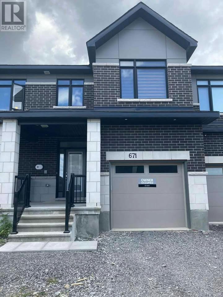 671 Rathburn Lane, Ottawa, ON, K1T 0V9