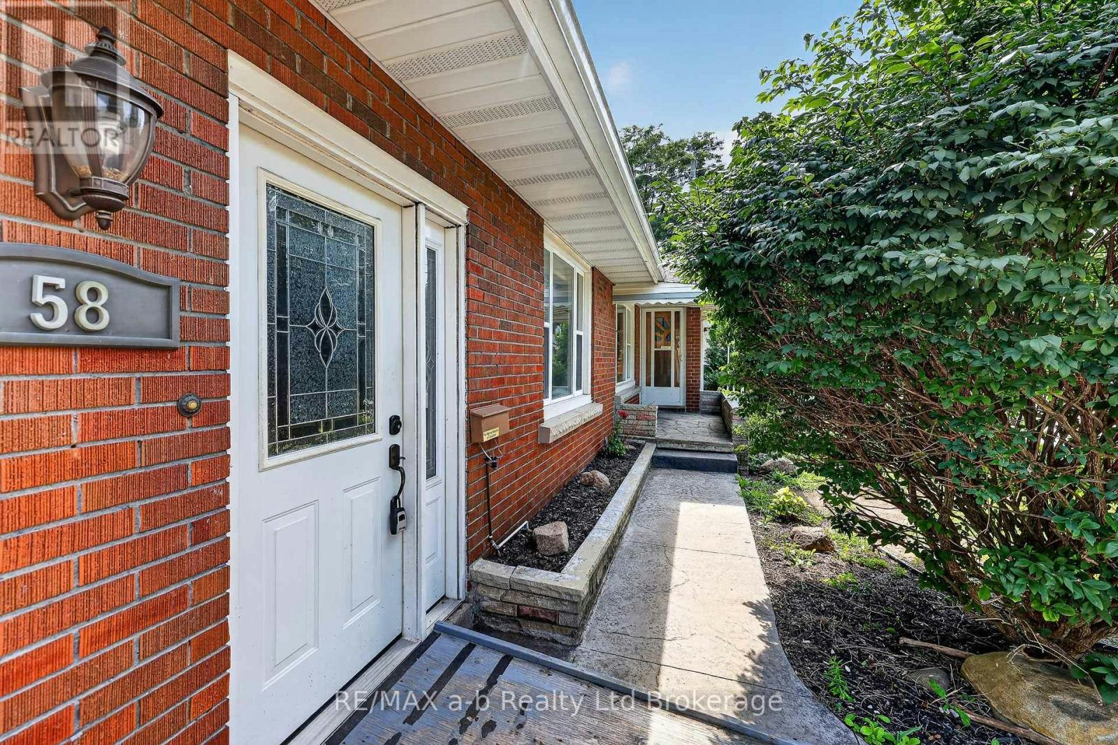 58 Victoria Street, Tillsonburg, ON, N4G 3Z7 - 27