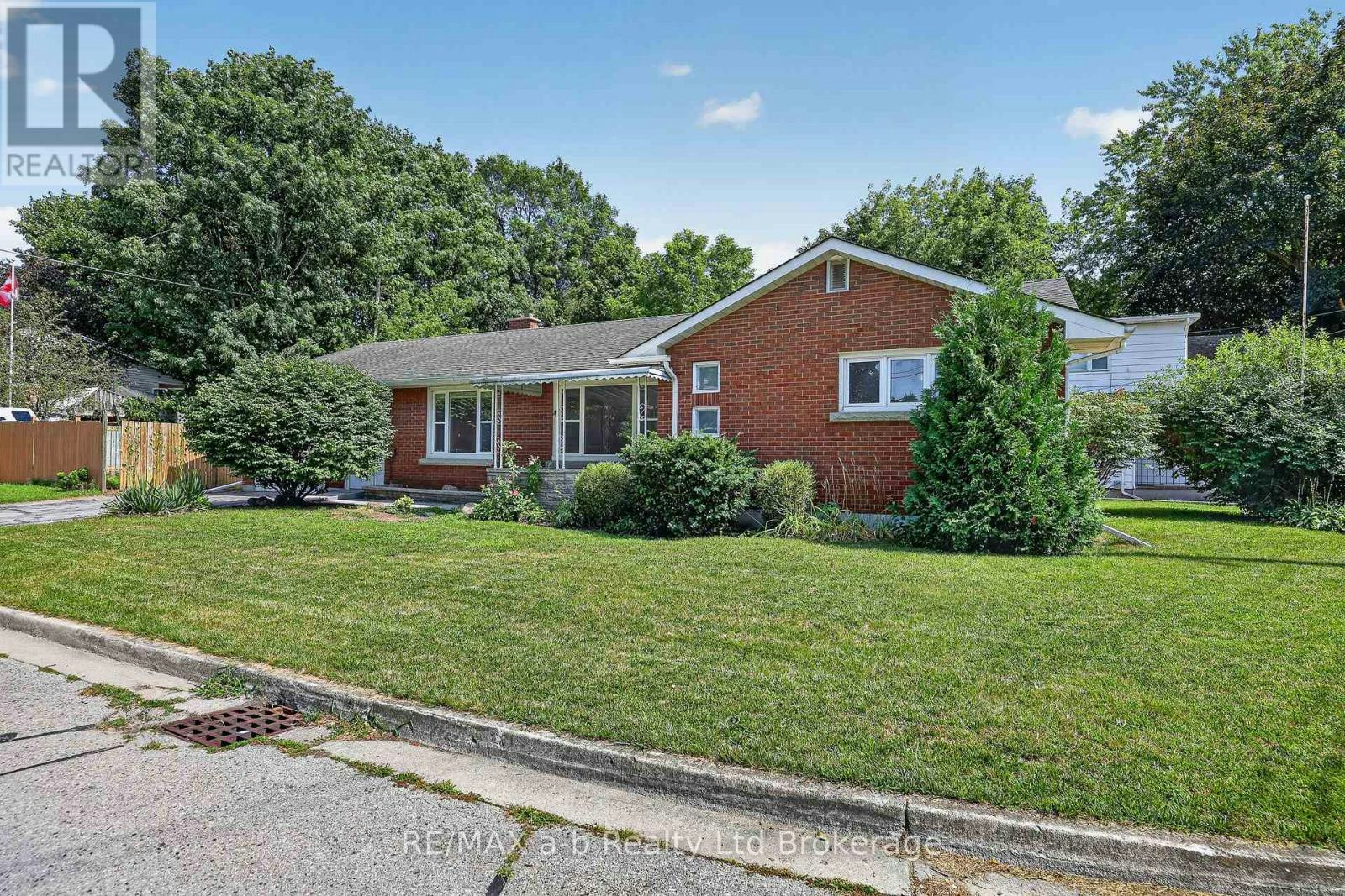 58 Victoria Street, Tillsonburg, ON, N4G 3Z7 - 23