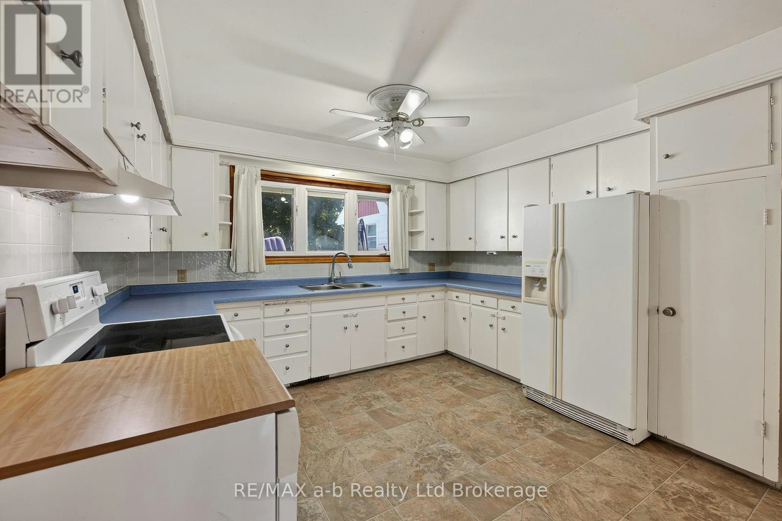 58 Victoria Street, Tillsonburg, ON, N4G 3Z7 - 5