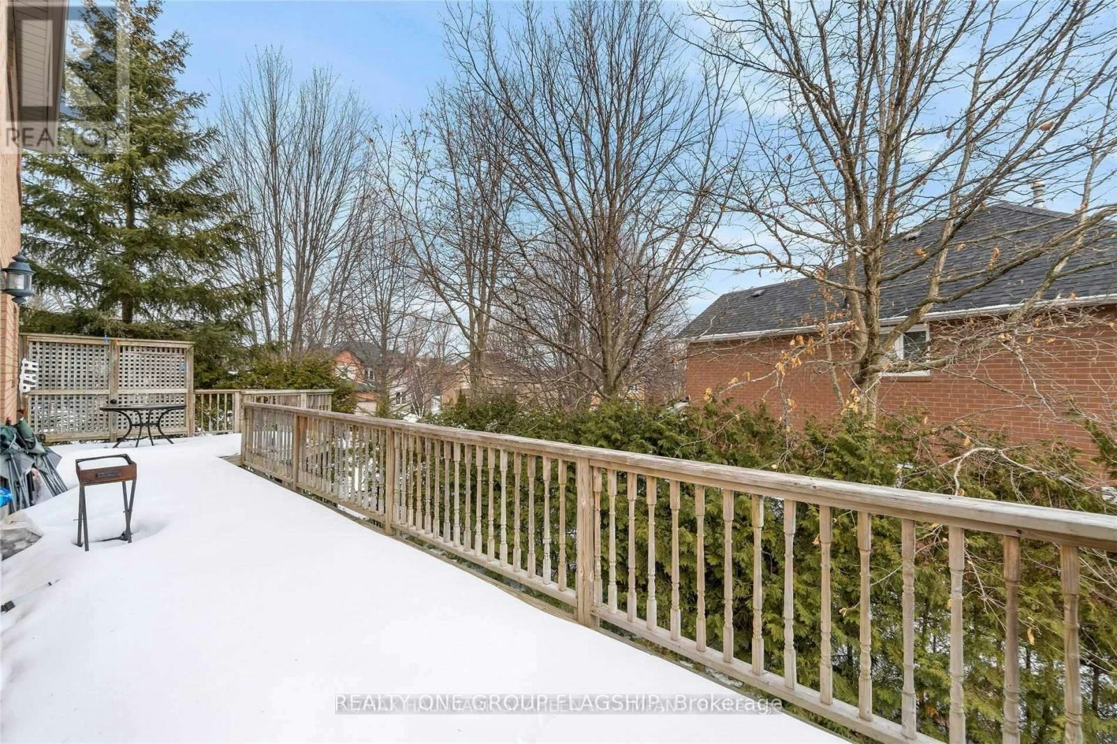 355 Carruthers Avenue, Newmarket, ON, L3X 2B7 - 8