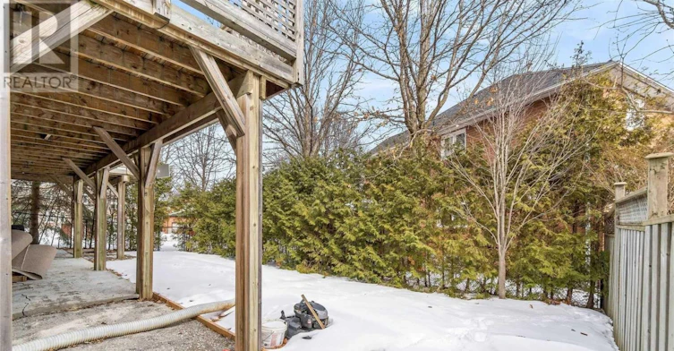 355 Carruthers Avenue, Newmarket, ON, L3X 2B7 - 2