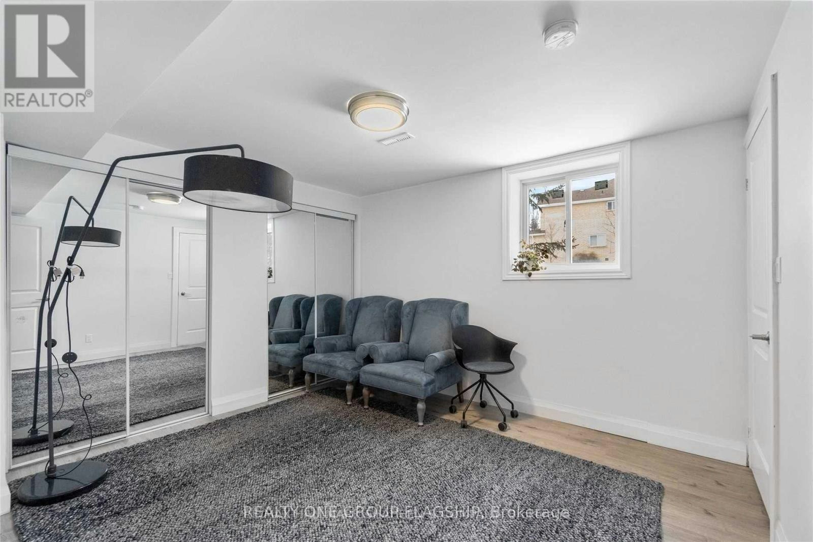 355 Carruthers Avenue, Newmarket, ON, L3X 2B7 - 4