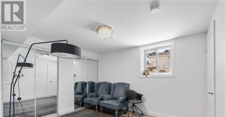 355 Carruthers Avenue, Newmarket, ON, L3X 2B7 - 4