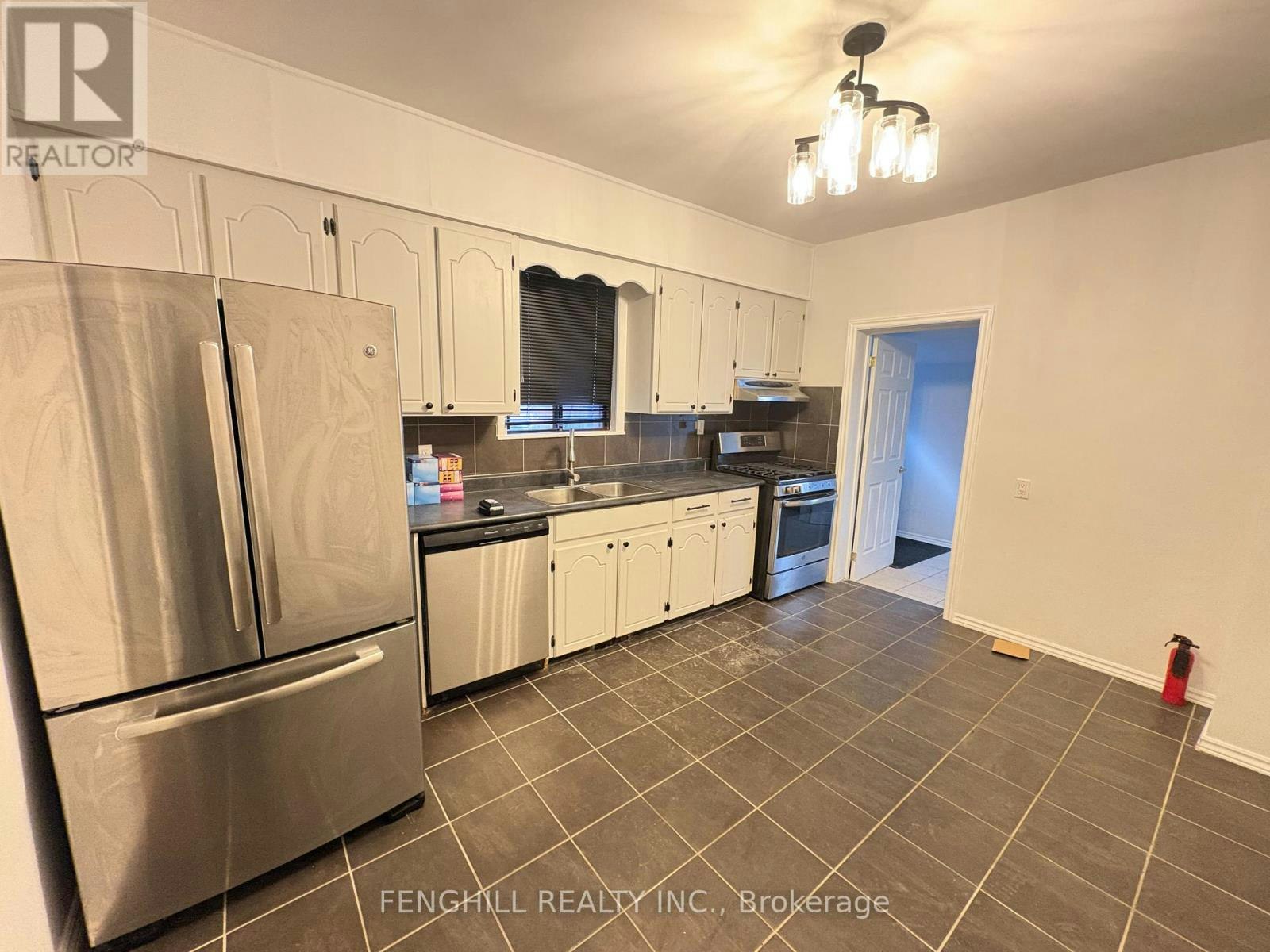 270 Clinton Street, Toronto, ON, M6G 2Y6 - 4