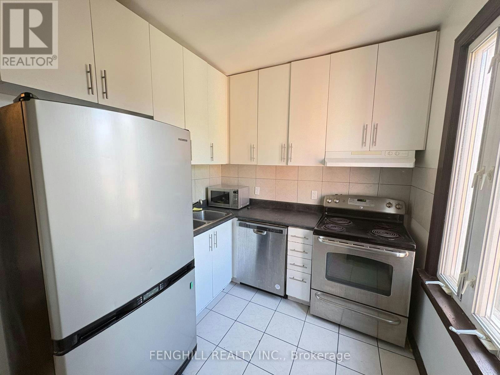 270 Clinton (Upper Level Street, Toronto, ON, M6G 2Y6 - 4
