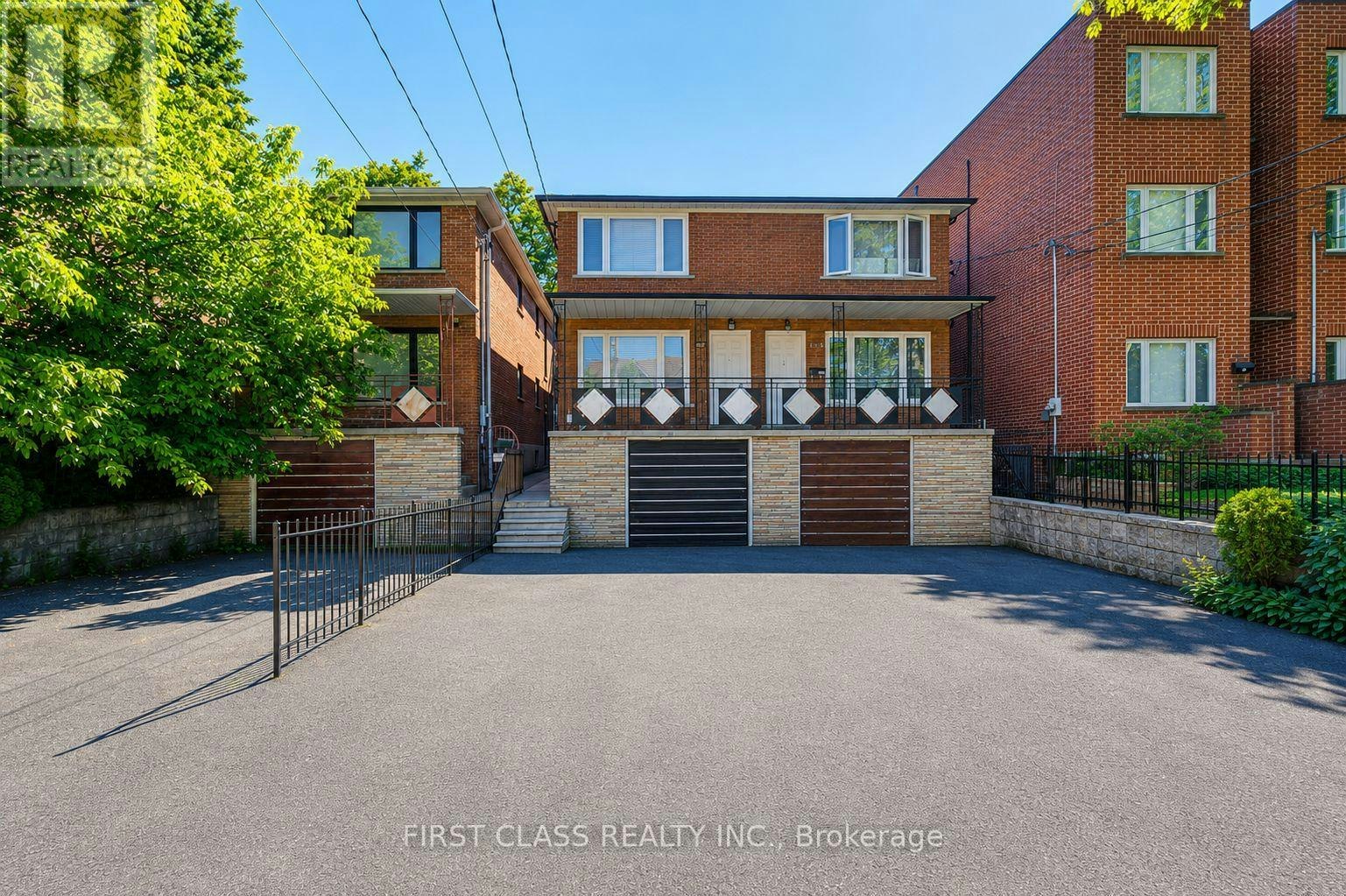 427 Leslie Street, Toronto, ON, M4M 3E3