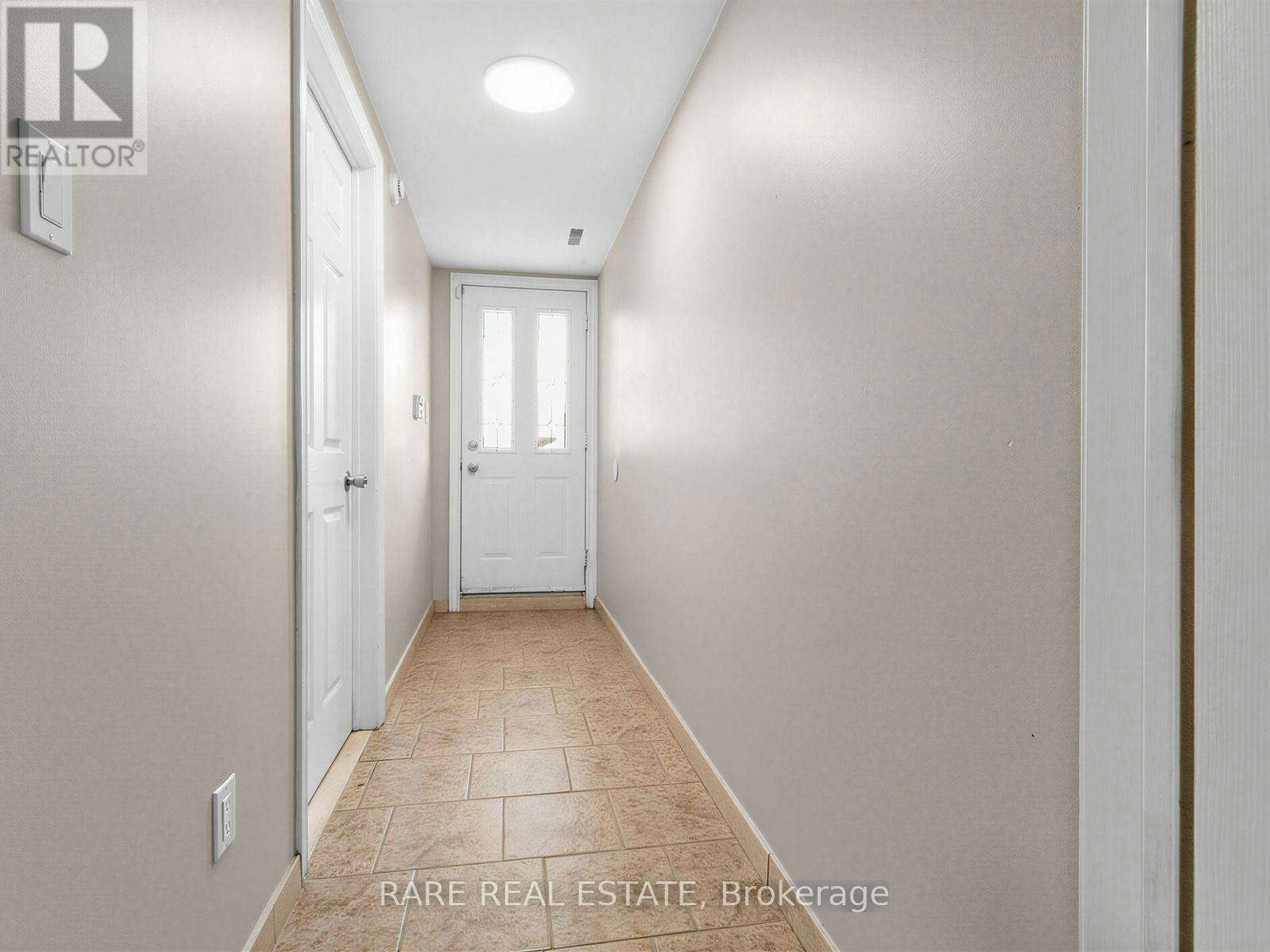 4 Hisey [Basement Crescent, Toronto, ON, M3N 1V1 - 2