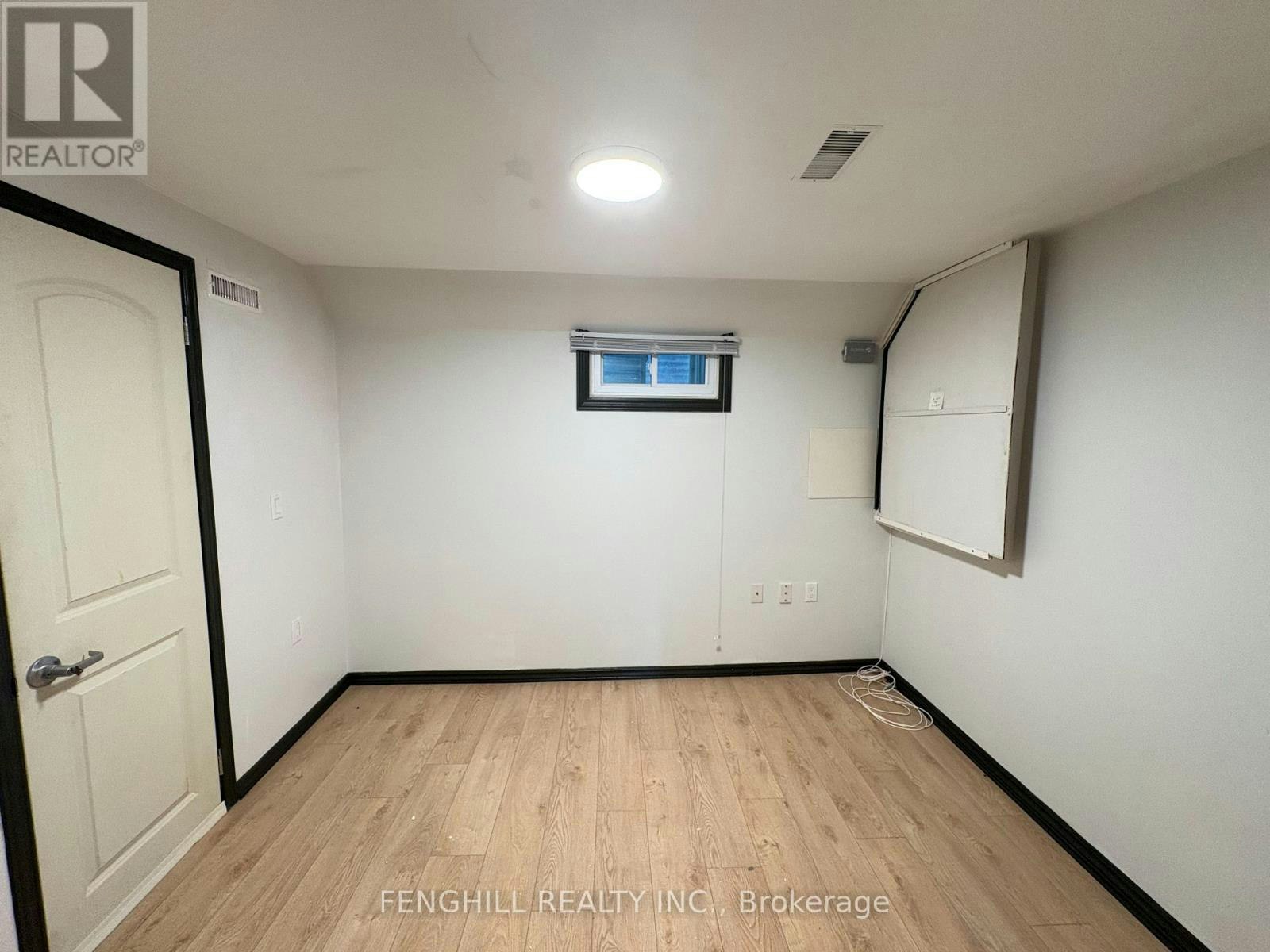 270 Clinton (Bsmt Street, Toronto, ON, M6G 2Y6 - 2