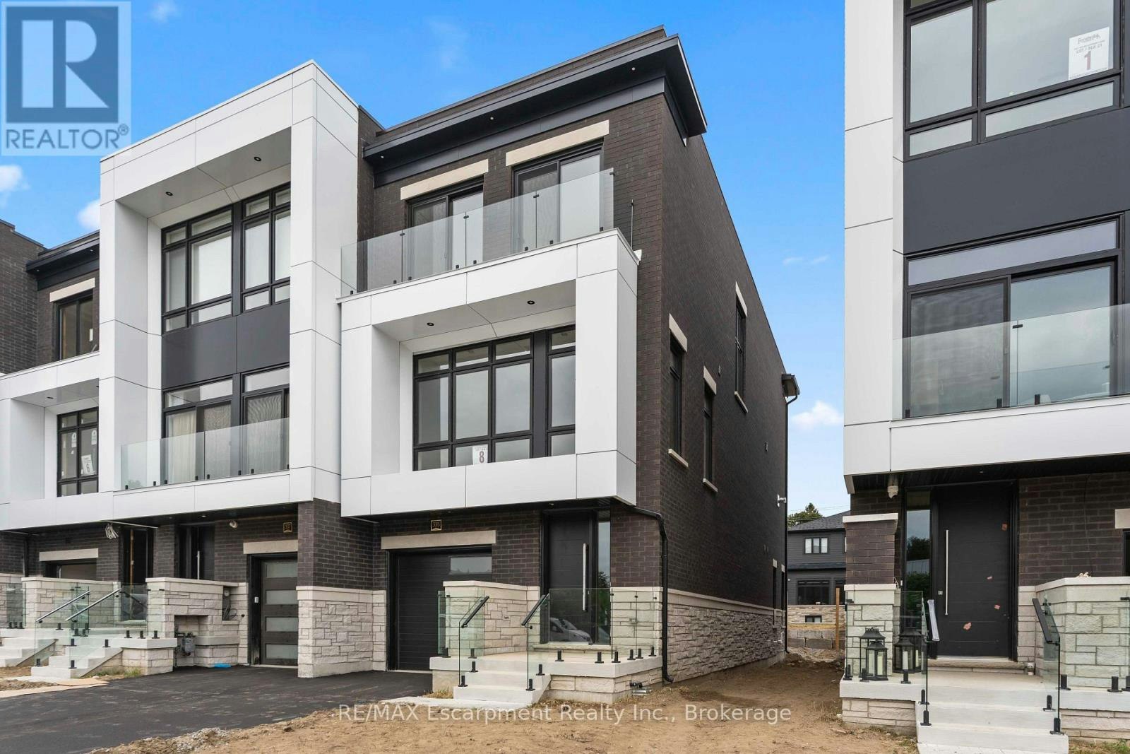 335 Helen Lawson Lane, Oakville, ON, L6J 0G3