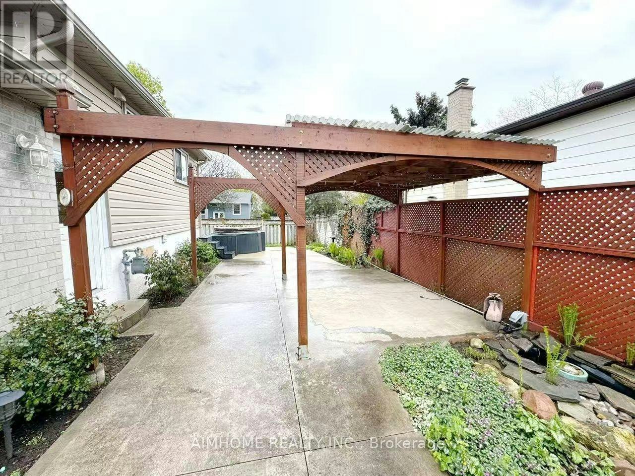 1597 Newlands Crescent, Burlington, ON, L7M 1P2 - 7