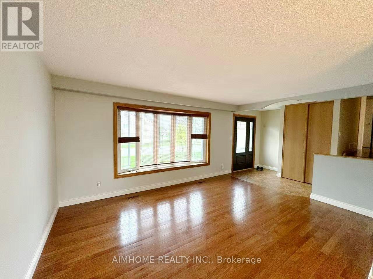 1597 Newlands Crescent, Burlington, ON, L7M 1P2 - 2