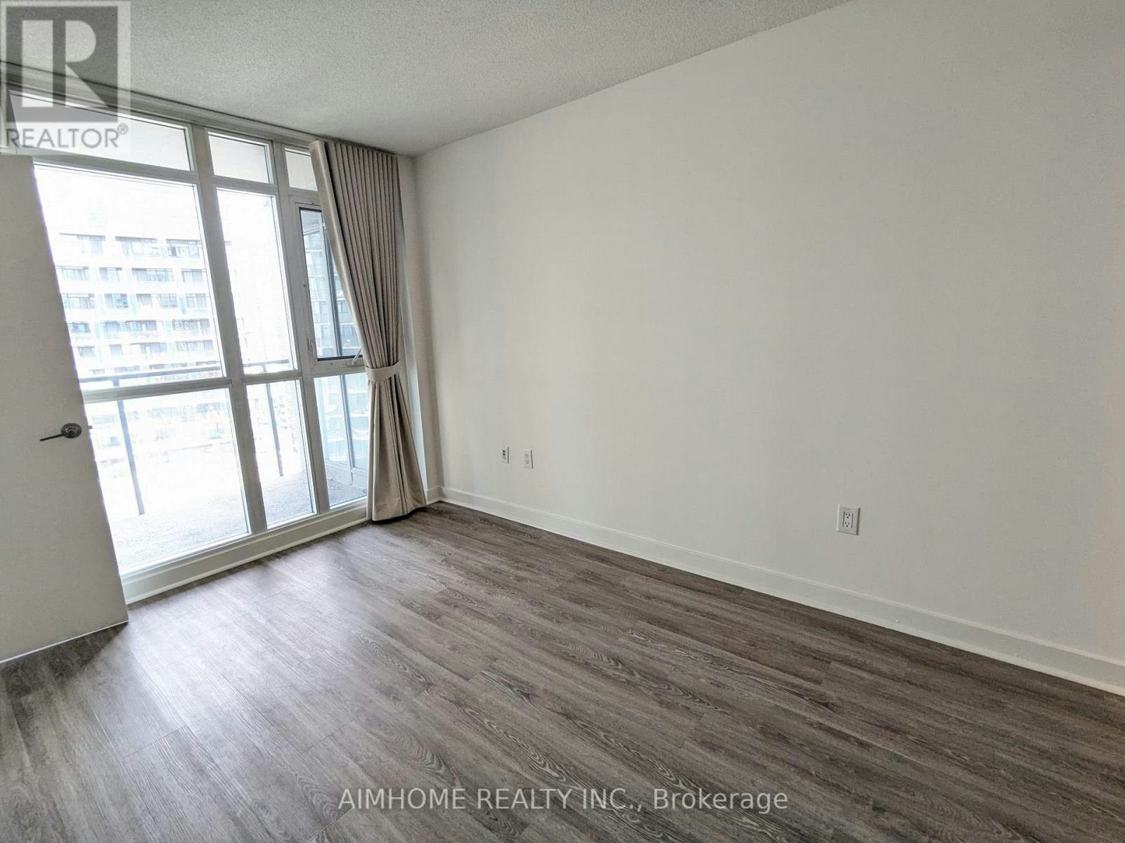 1806-10 Capreol Court, Toronto, ON, M5V 4B3 - 10