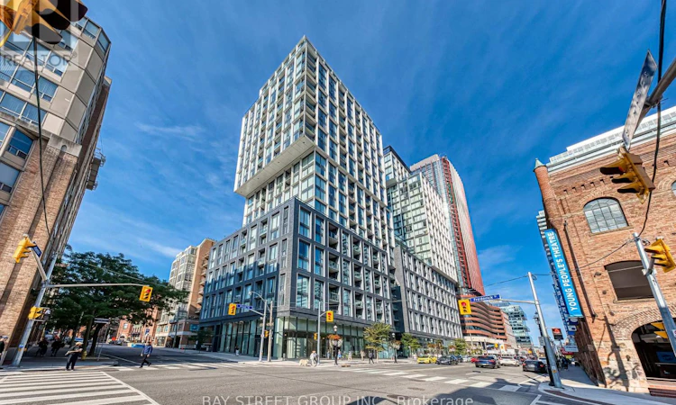 210-158 Front Street E