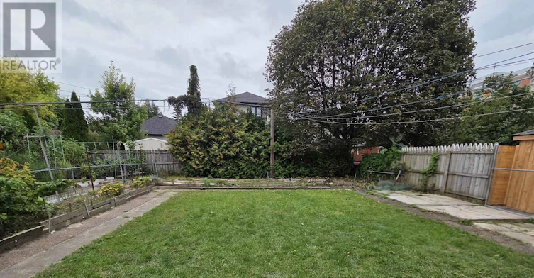MAIN-839 Coxwell Avenue, Toronto, ON, M4C 3E8 - 20