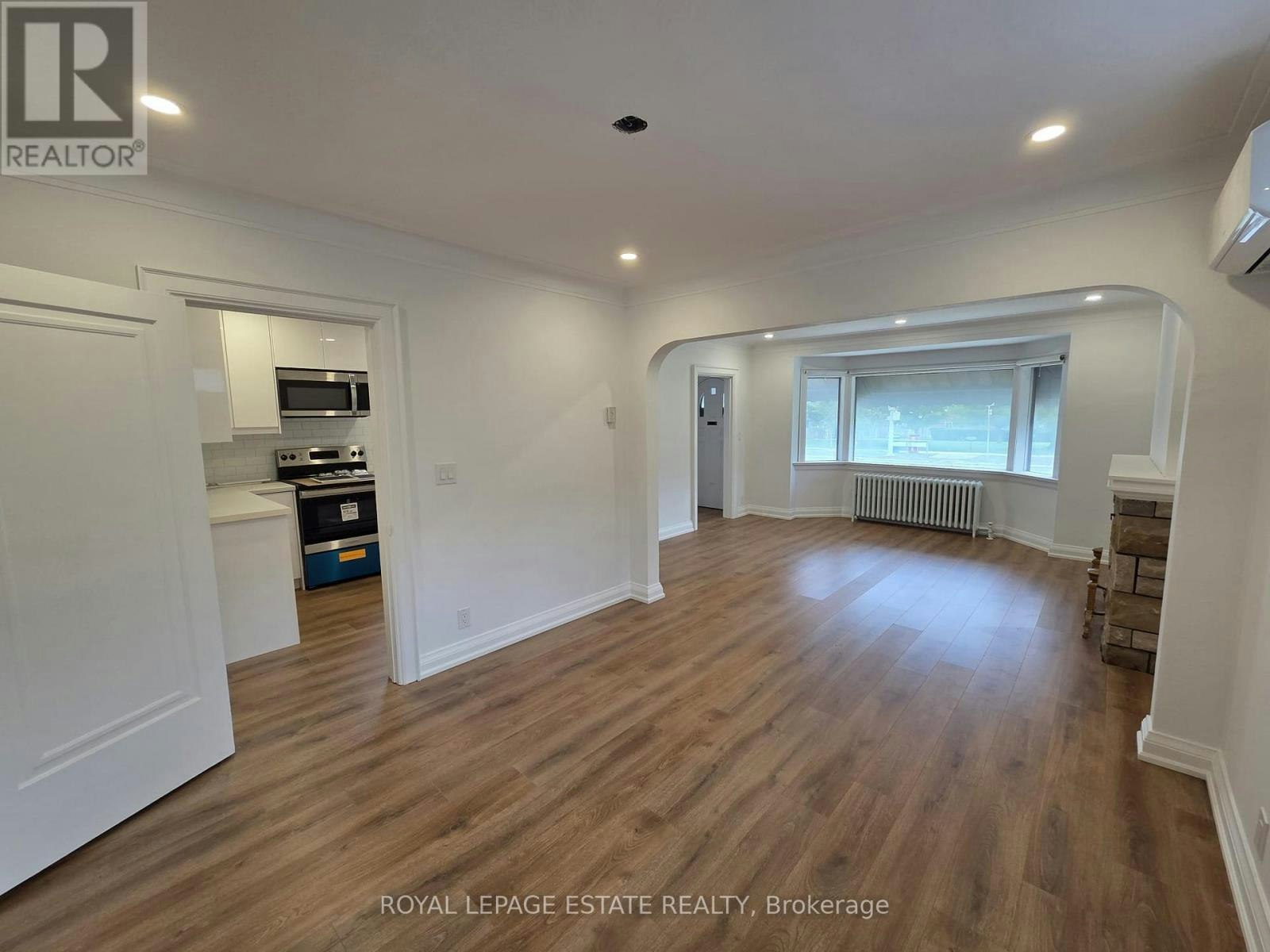 MAIN-839 Coxwell Avenue, Toronto, ON, M4C 3E8 - 7