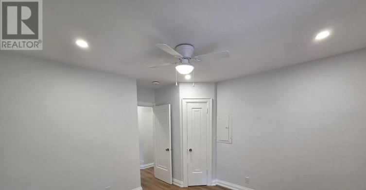 MAIN-839 Coxwell Avenue, Toronto, ON, M4C 3E8 - 15