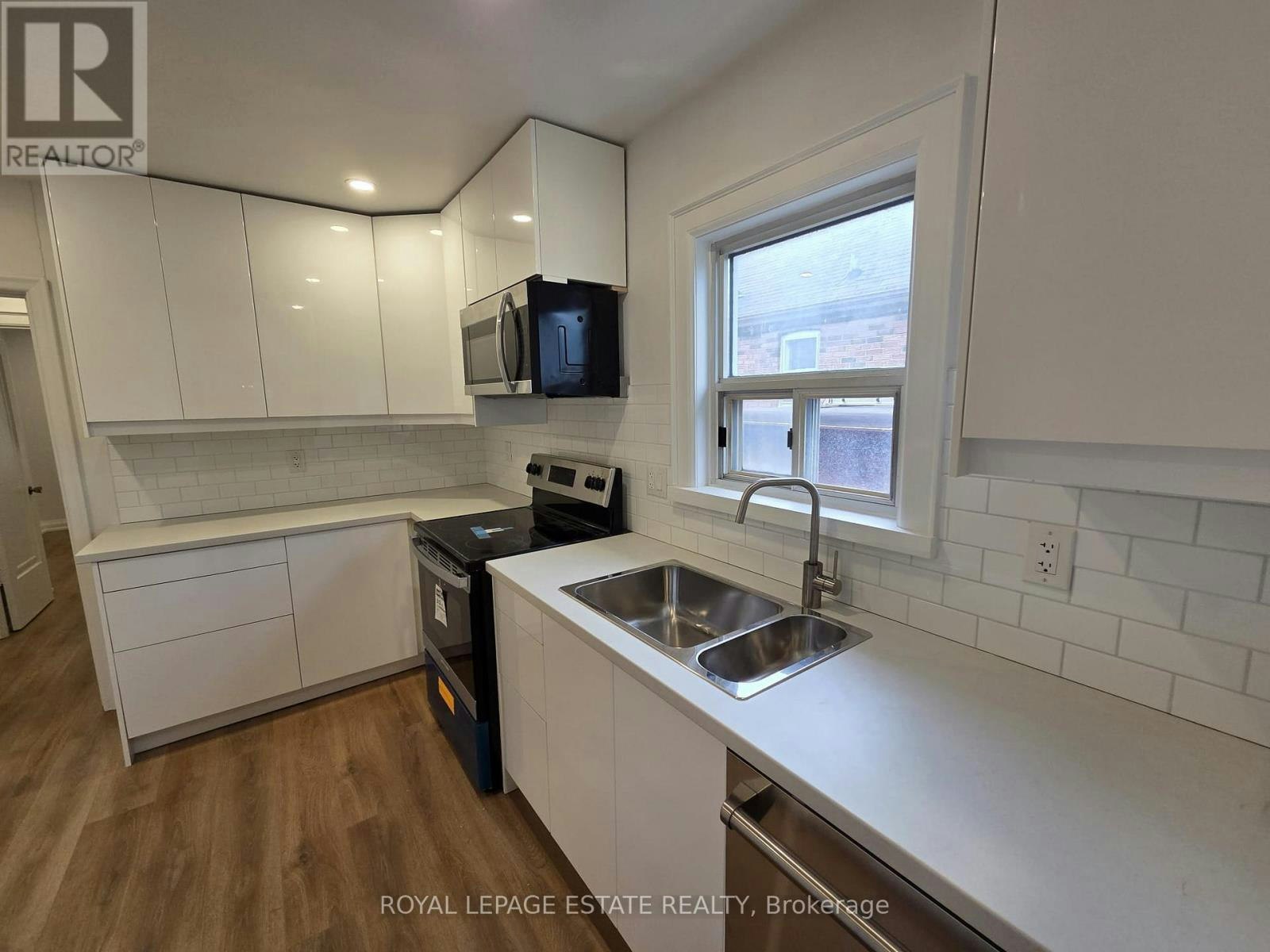 MAIN-839 Coxwell Avenue, Toronto, ON, M4C 3E8 - 10