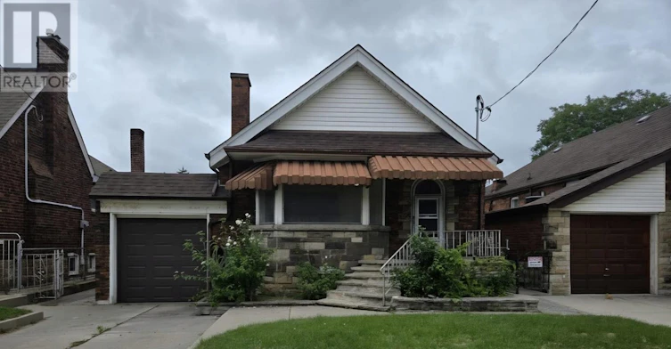 MAIN-839 Coxwell Avenue, Toronto, ON, M4C 3E8
