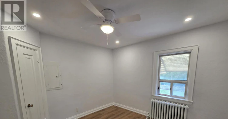 MAIN-839 Coxwell Avenue, Toronto, ON, M4C 3E8 - 16