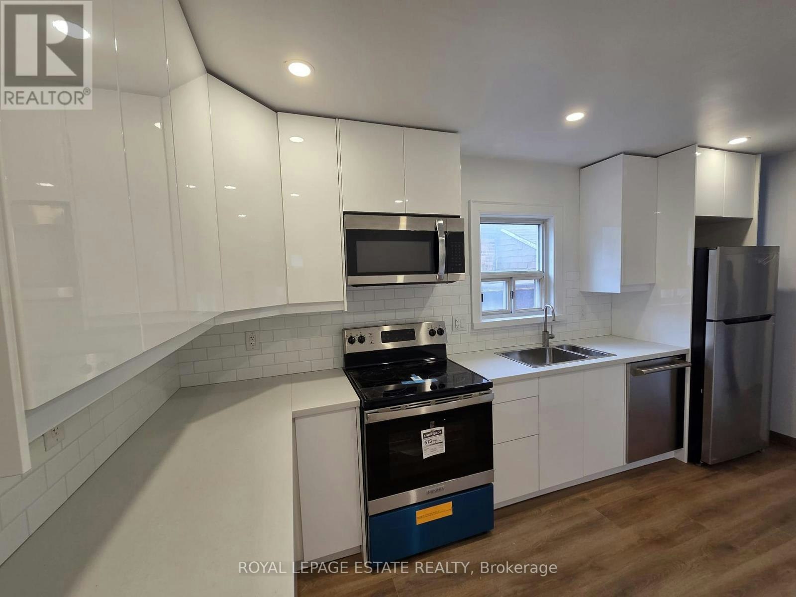 MAIN-839 Coxwell Avenue, Toronto, ON, M4C 3E8 - 11
