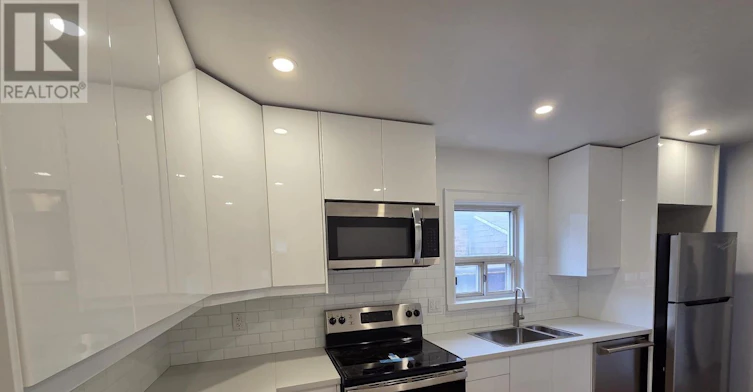 MAIN-839 Coxwell Avenue, Toronto, ON, M4C 3E8 - 11