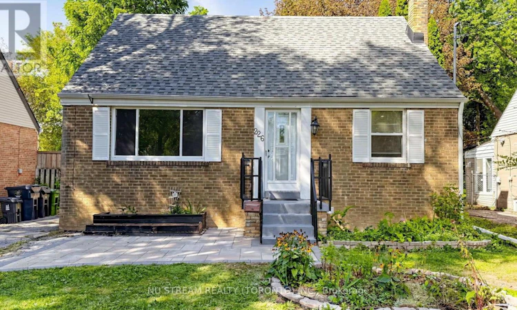226 Oakridge Drive